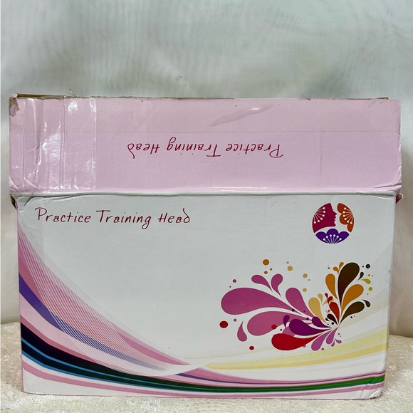 New in the Box Practice Eyelash and Makeup Silicone Head and Kit - Picture 11 of 11